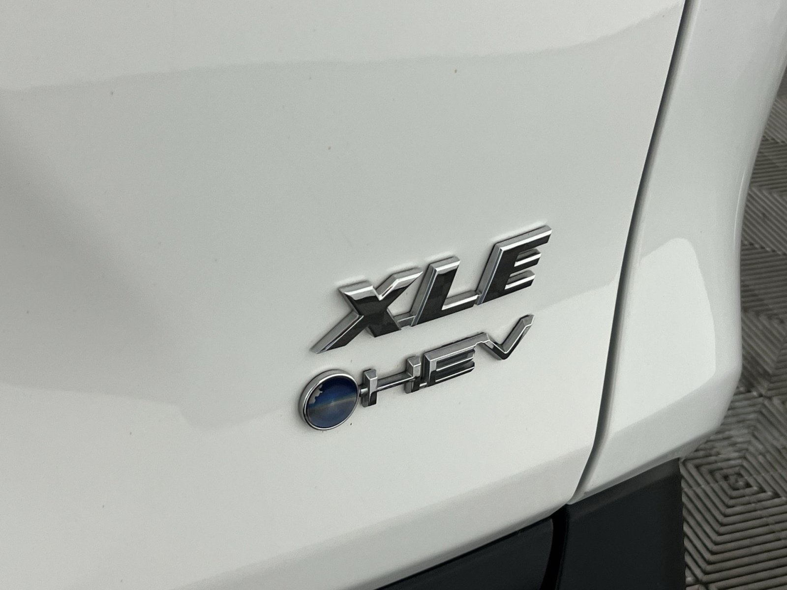 Used 2025 Toyota RAV4 XLE AWD/4WD image 27