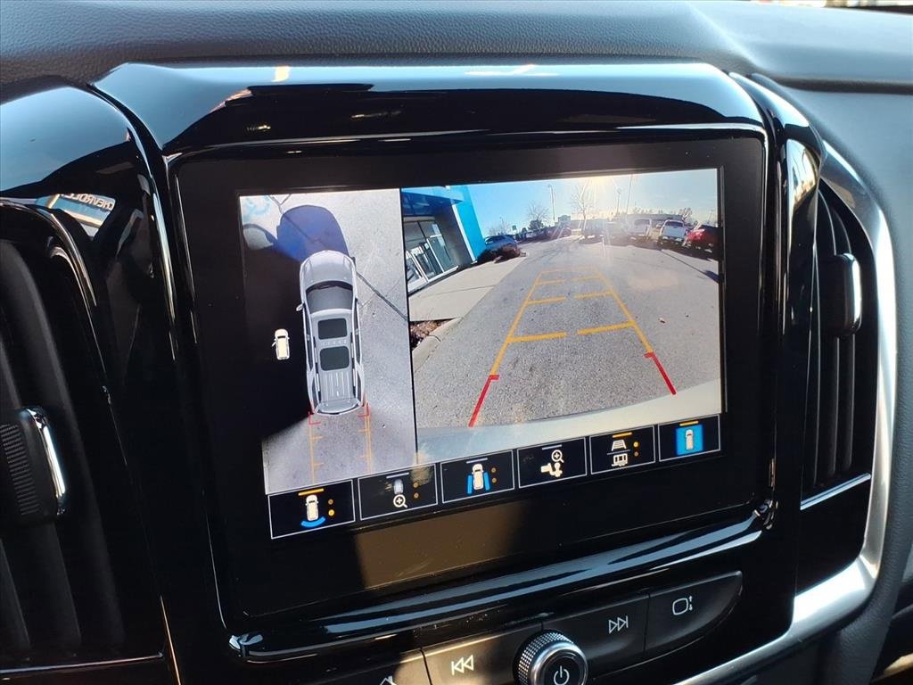 Used 2023 Chevrolet Traverse RS image 27