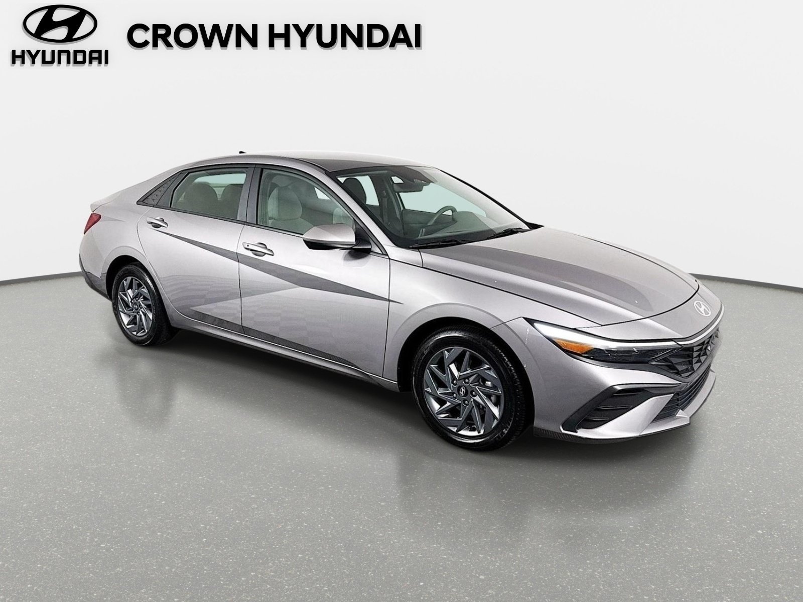 Used 2024 Hyundai Elantra Blue FWD image 4