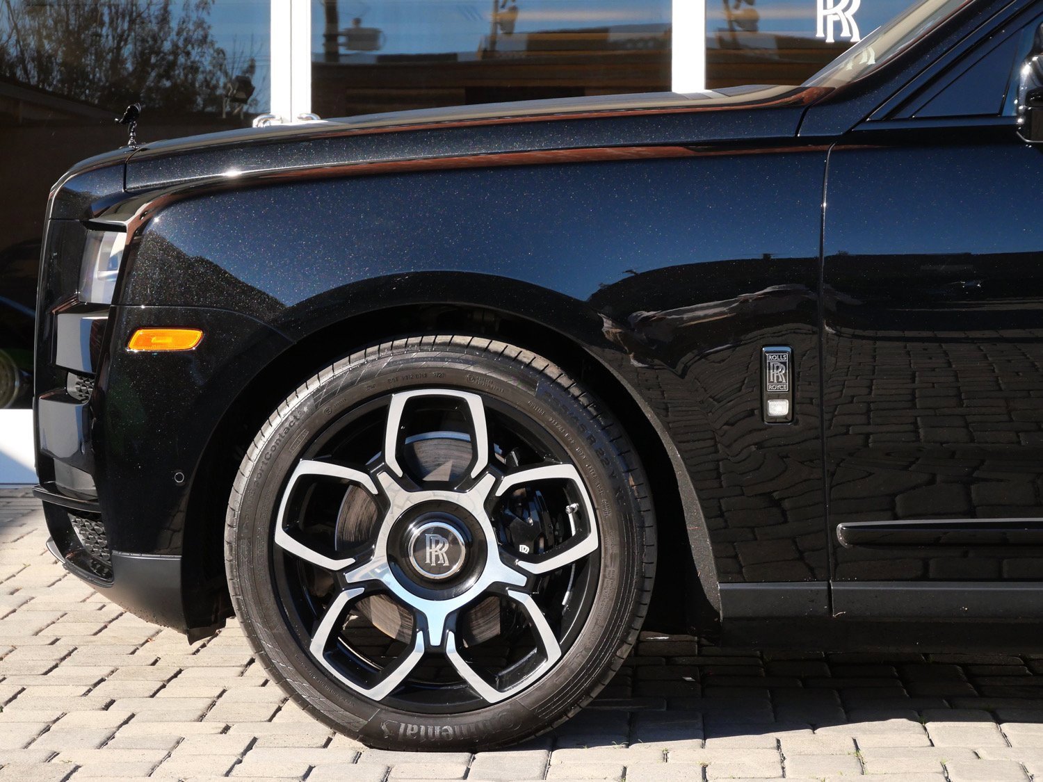 Used 2024 Rolls-Royce Cullinan Black Badge image 12