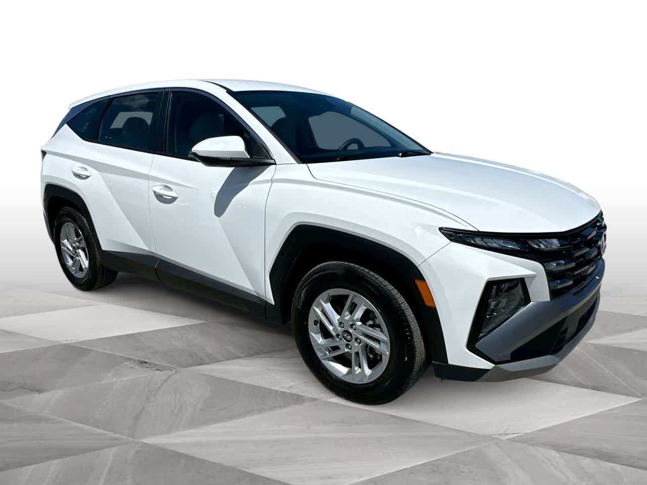 Used 2026 Hyundai Tucson SE FWD image 2