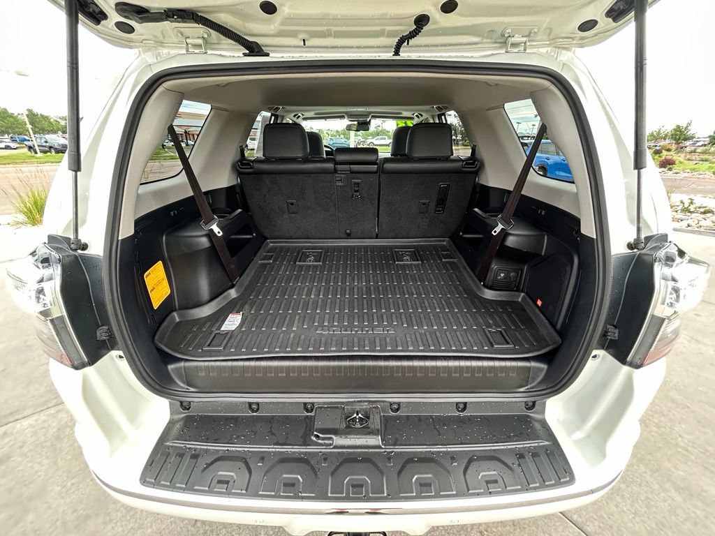 Used 2023 Toyota 4Runner Limited AWD/4WD image 28
