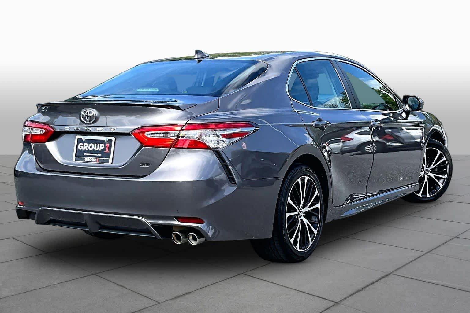 Used 2019 Toyota Camry SE FWD image 13