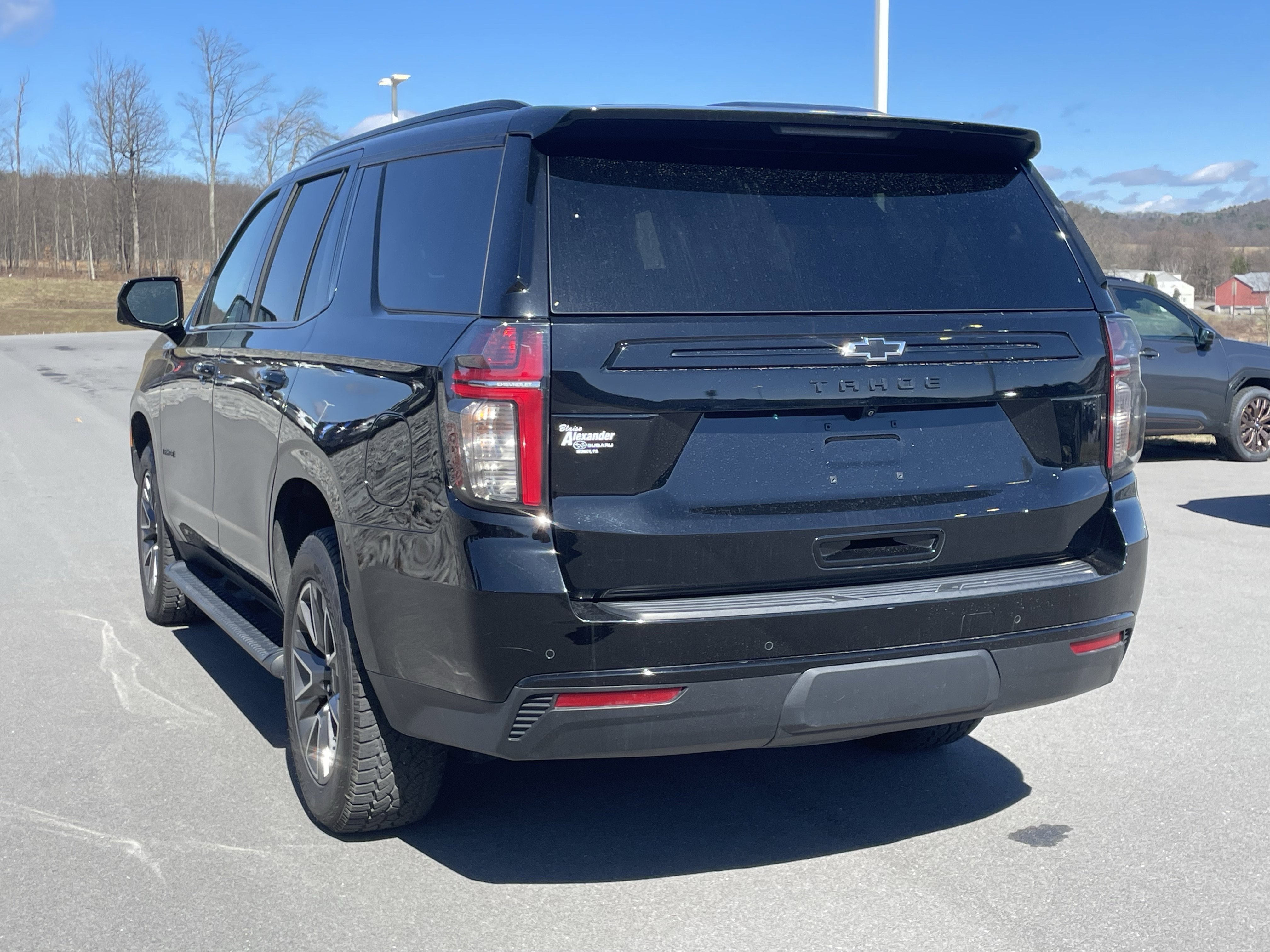 Used 2023 Chevrolet Tahoe Z71 w/ Luxury Package AWD/4WD image 6