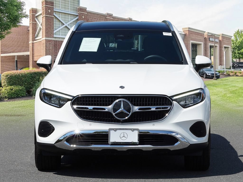 Used 2025 Mercedes-Benz GLC 300 4MATIC image 2