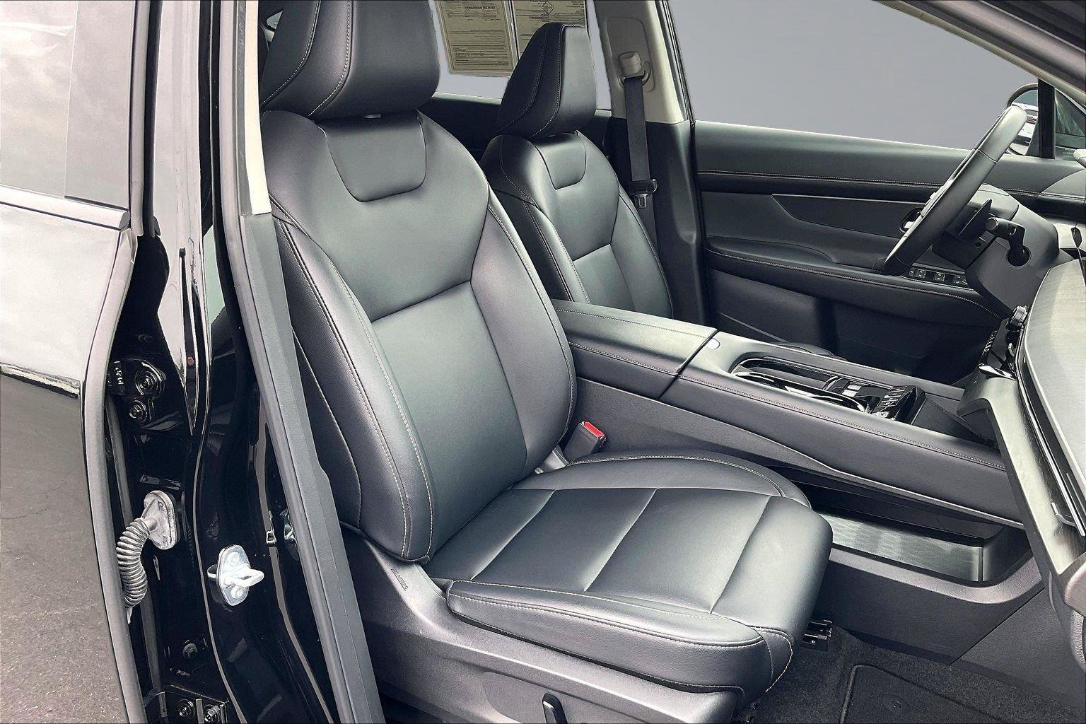 Certified 2025 Nissan Murano SV FWD image 8