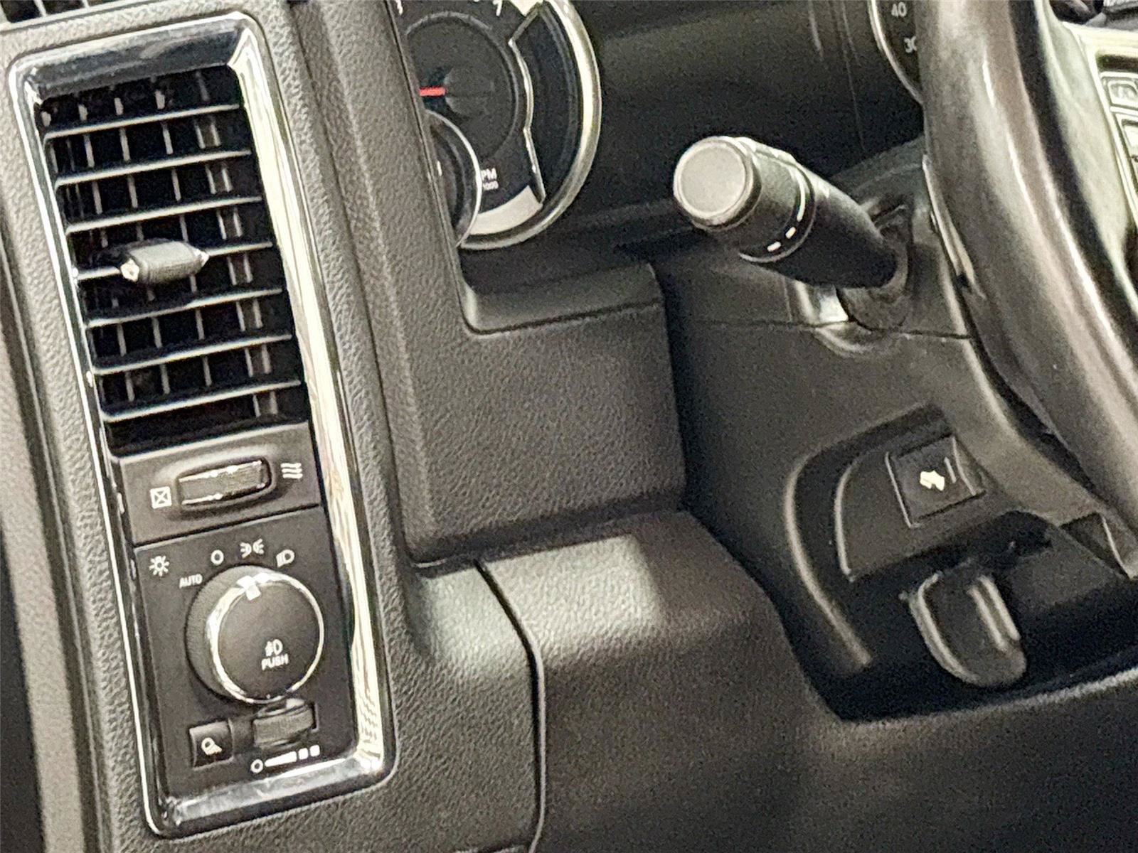 Used 2014 RAM 1500 Laramie w/ Convenience Group AWD/4WD image 14