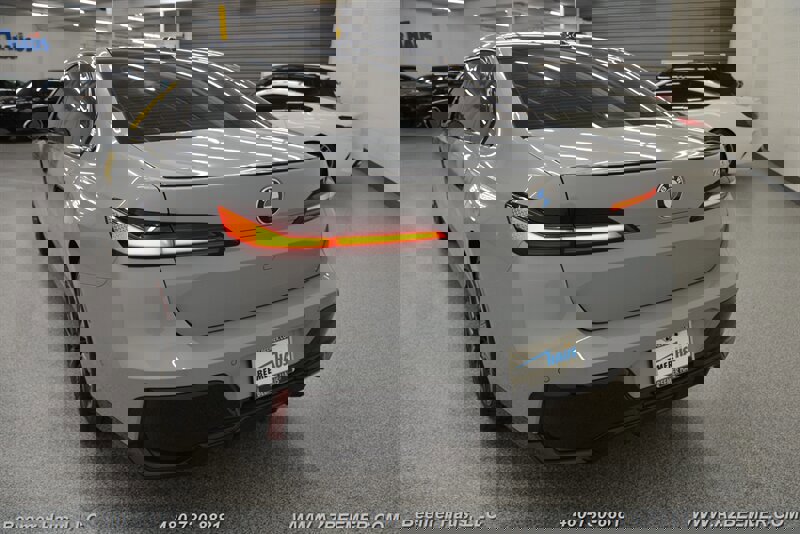 Used 2023 BMW 740i w/ Parking Assistance Package RWD image 10