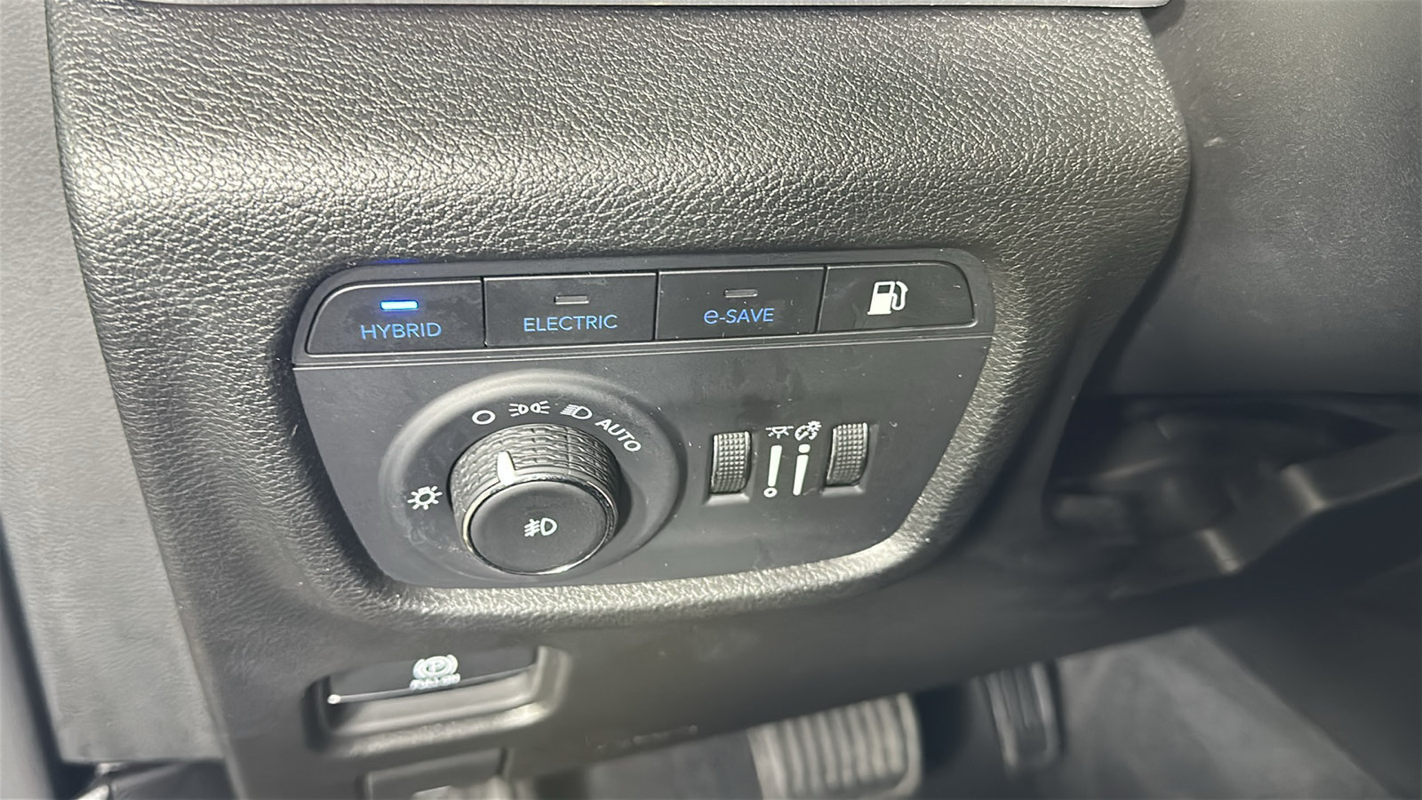 Used 2024 Jeep Grand Cherokee Limited 4xe AWD/4WD image 23