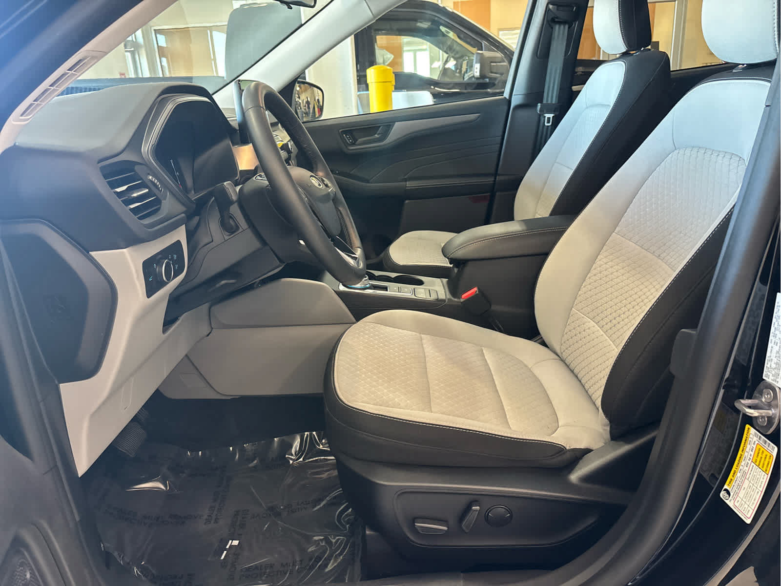 Certified 2023 Ford Escape Active AWD/4WD image 27