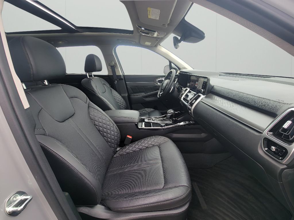 Used 2023 Kia Sorento SX AWD/4WD image 38