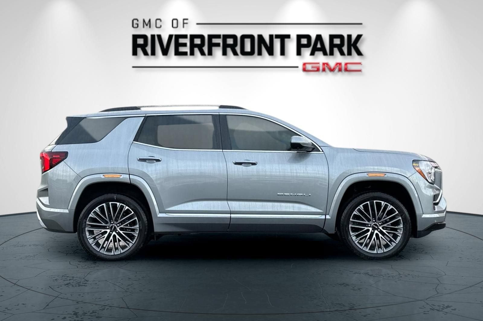 New 2026 GMC Terrain Denali w/ LPO, Floor Liner Package AWD/4WD image 2