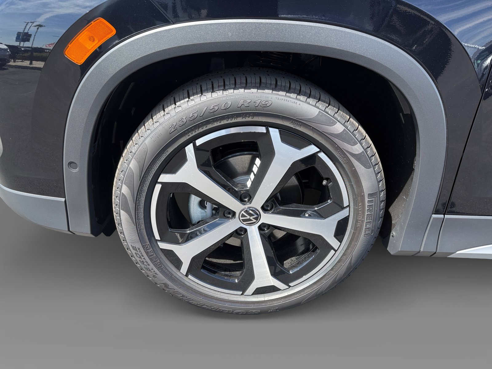 New 2026 Volkswagen Tiguan SE FWD image 9