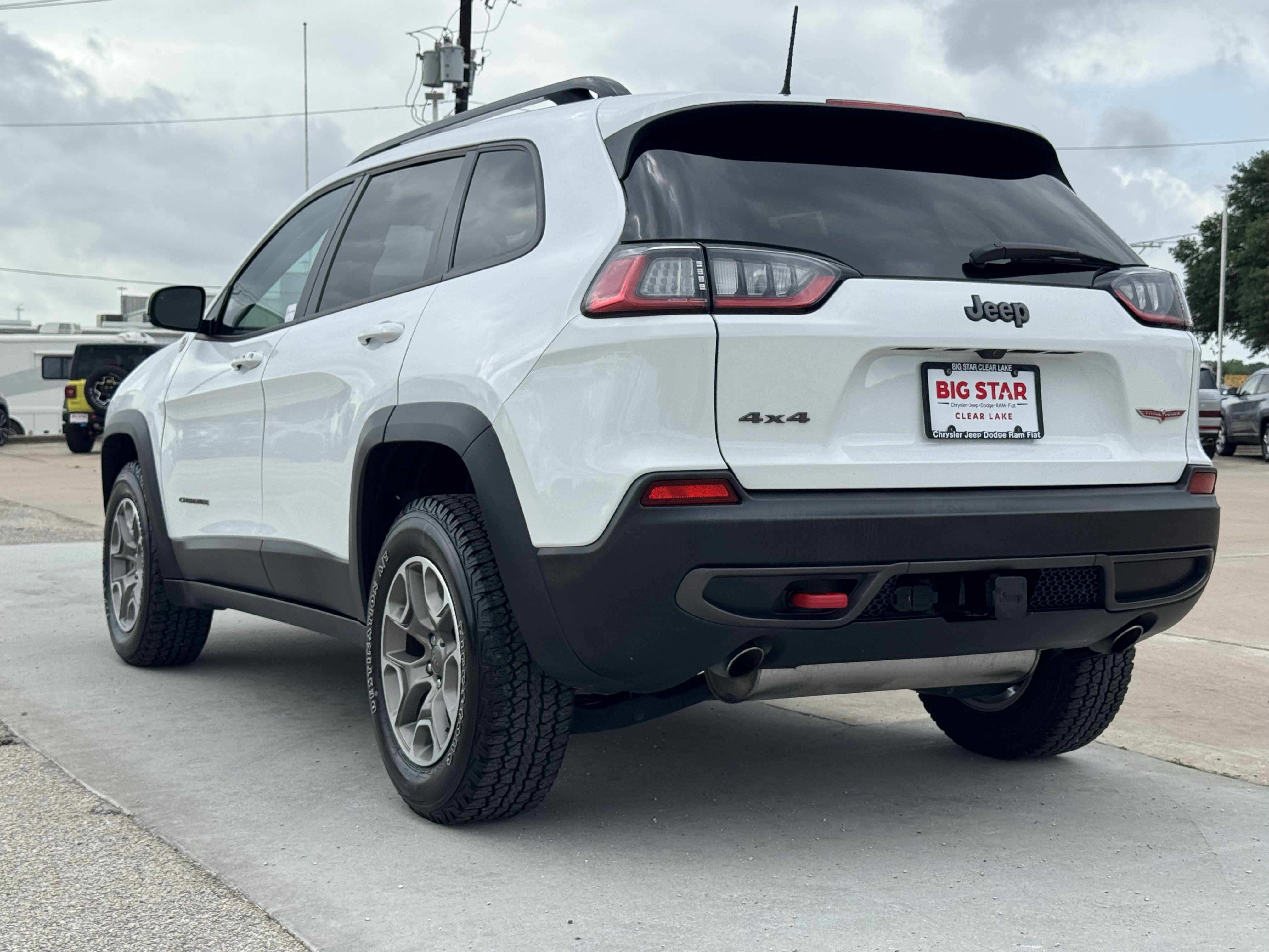 Used 2022 Jeep Cherokee Trailhawk w/ Comfort/Convenience Group AWD/4WD image 8