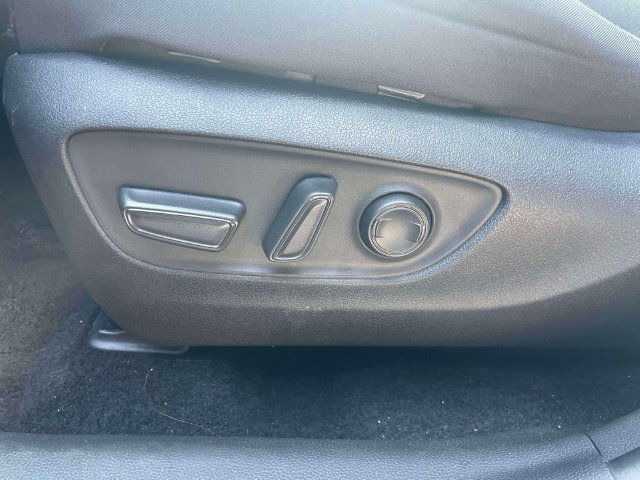 Used 2025 Toyota RAV4 XLE AWD/4WD image 19