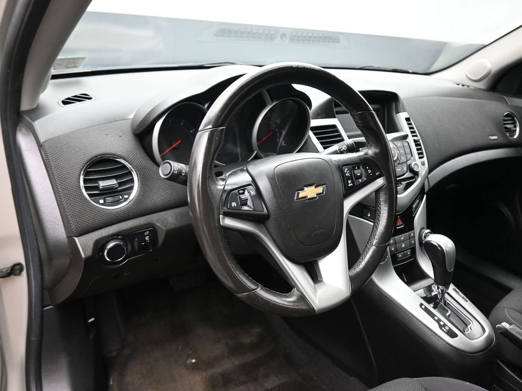 Used 2012 Chevrolet Cruze LT image 12