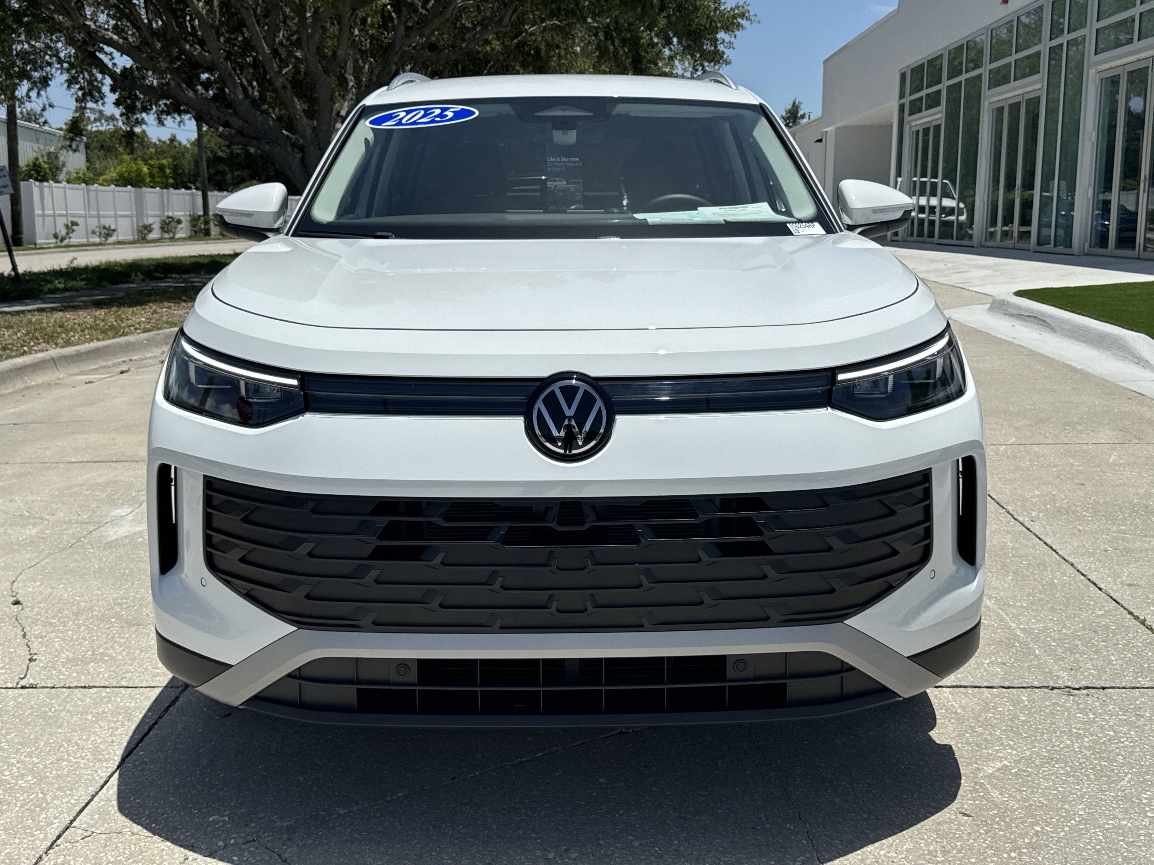 Certified 2025 Volkswagen Tiguan S FWD image 2