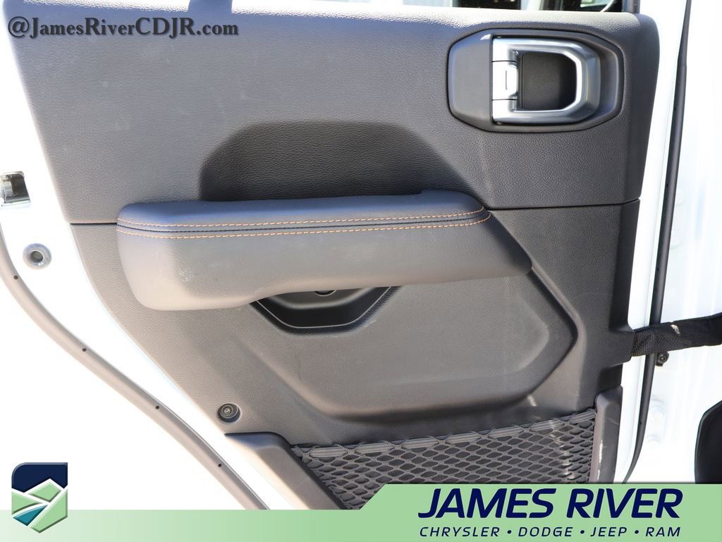 Used 2023 Jeep Wrangler Altitude image 16