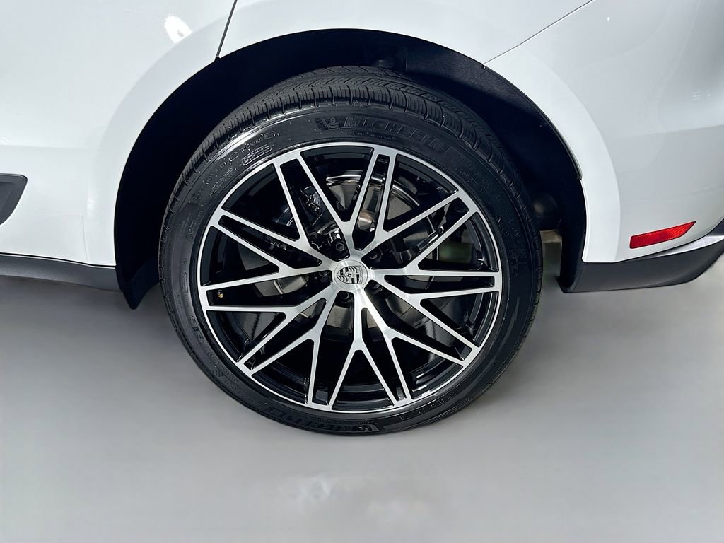 Certified 2026 Porsche Macan image 32