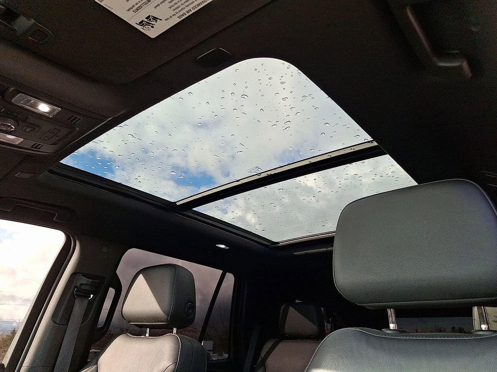 Used 2022 Chevrolet Tahoe LT w/ LT Signature Package image 17