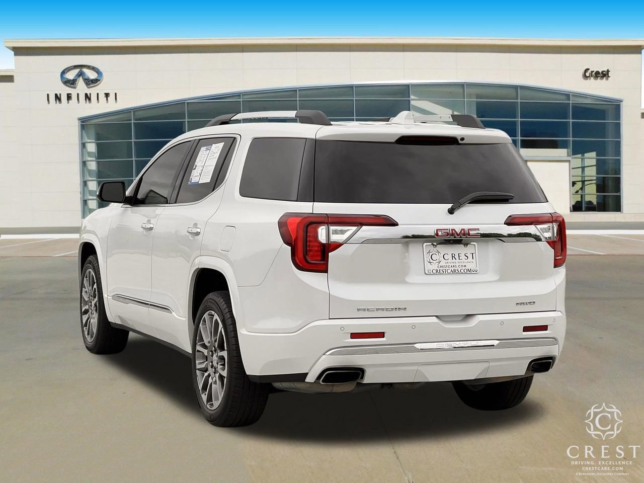 Used 2023 GMC Acadia Denali w/ Denali Ultimate Package image 7