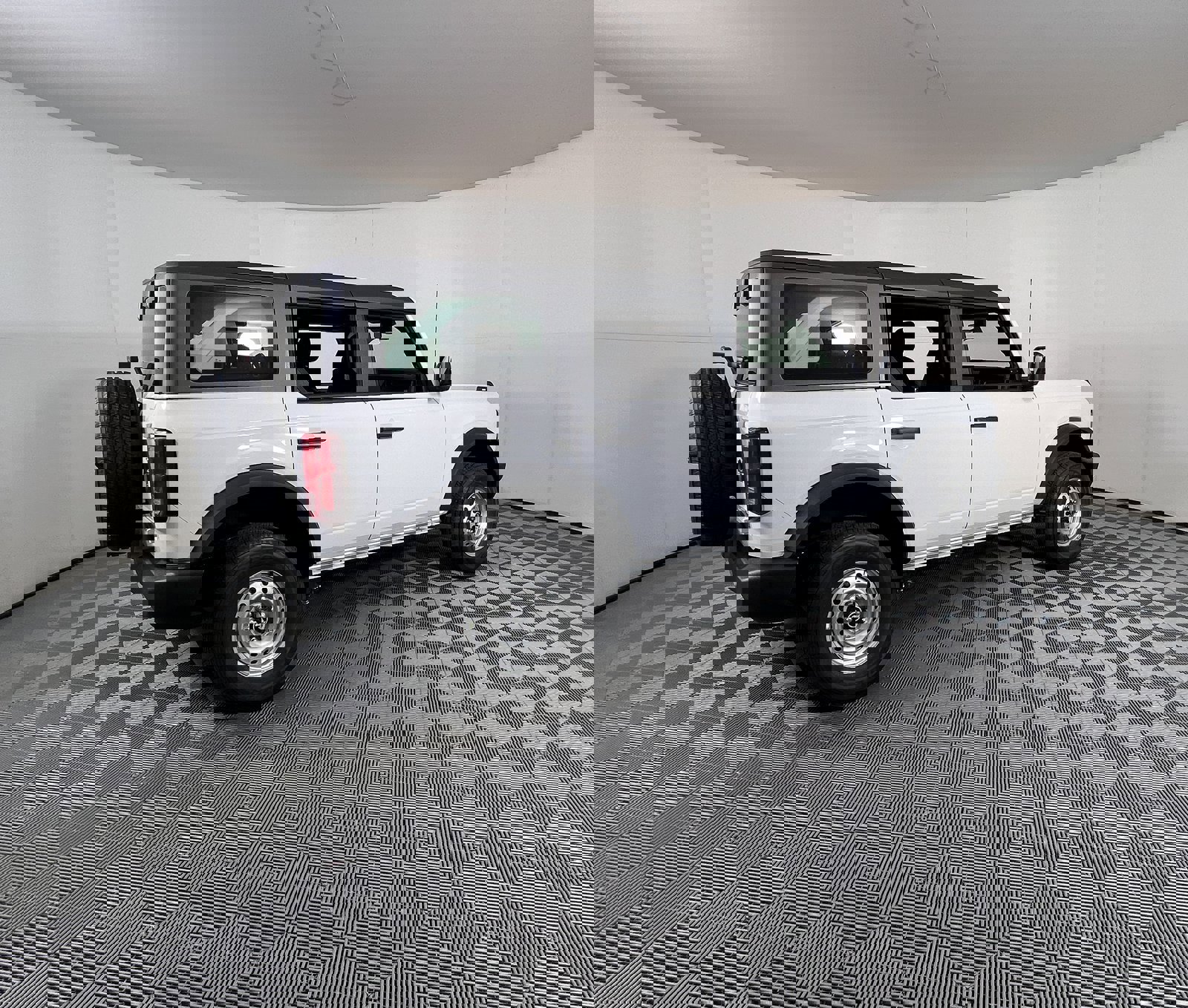 New 2025 Ford Bronco 4-Door image 4