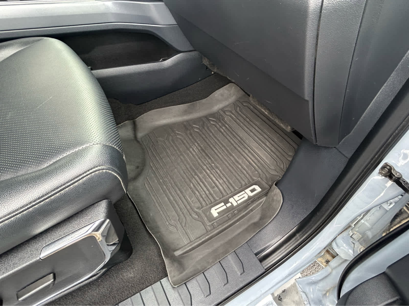 Used 2024 Ford F250 Lariat w/ Chrome Package image 19