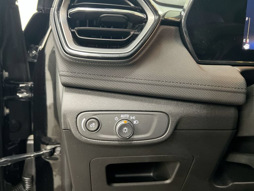 Used 2024 Chevrolet TrailBlazer LT w/ Convenience Package FWD image 18