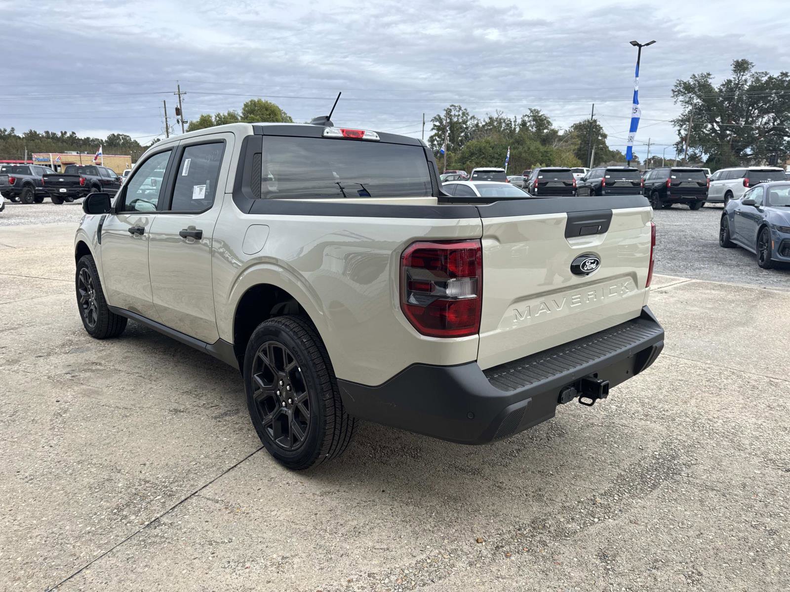 New 2025 Ford Maverick XLT w/ Black Appearance Package image 4