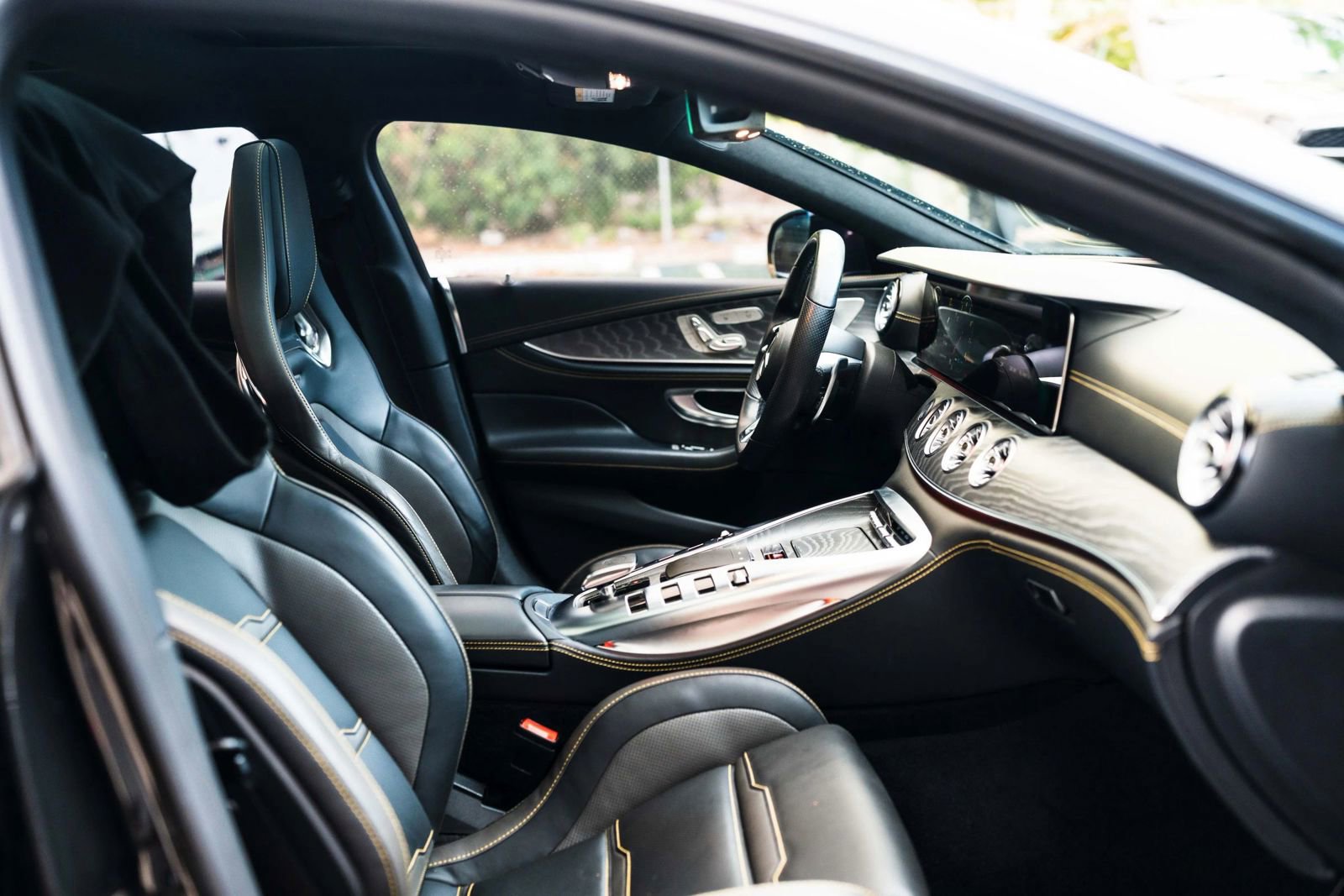 Used 2025 Volvo XC40 B5 Plus w/ Protection Package Premier image 43