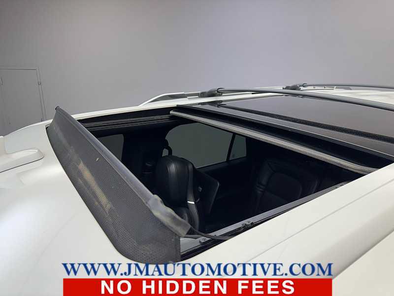 Used 2021 Lincoln Navigator Reserve AWD/4WD image 11