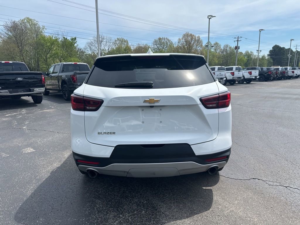 Used 2025 Chevrolet Blazer LT image 4