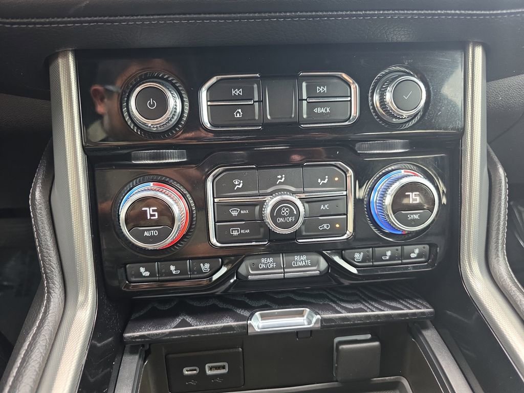 Used 2022 GMC Yukon XL Denali image 24