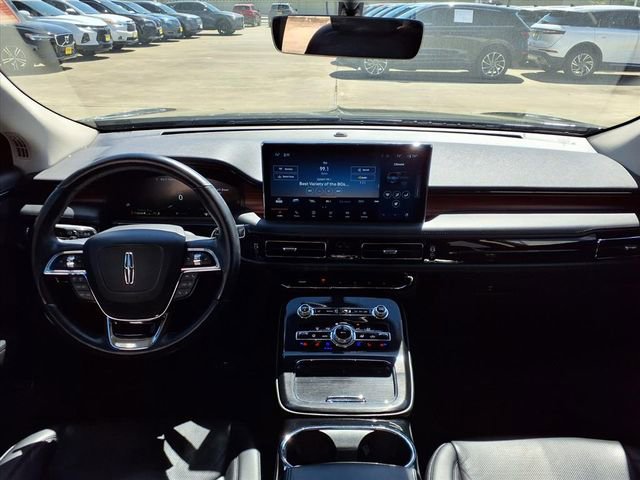 Certified 2023 Lincoln Nautilus Reserve w/ Luxury Package image 4