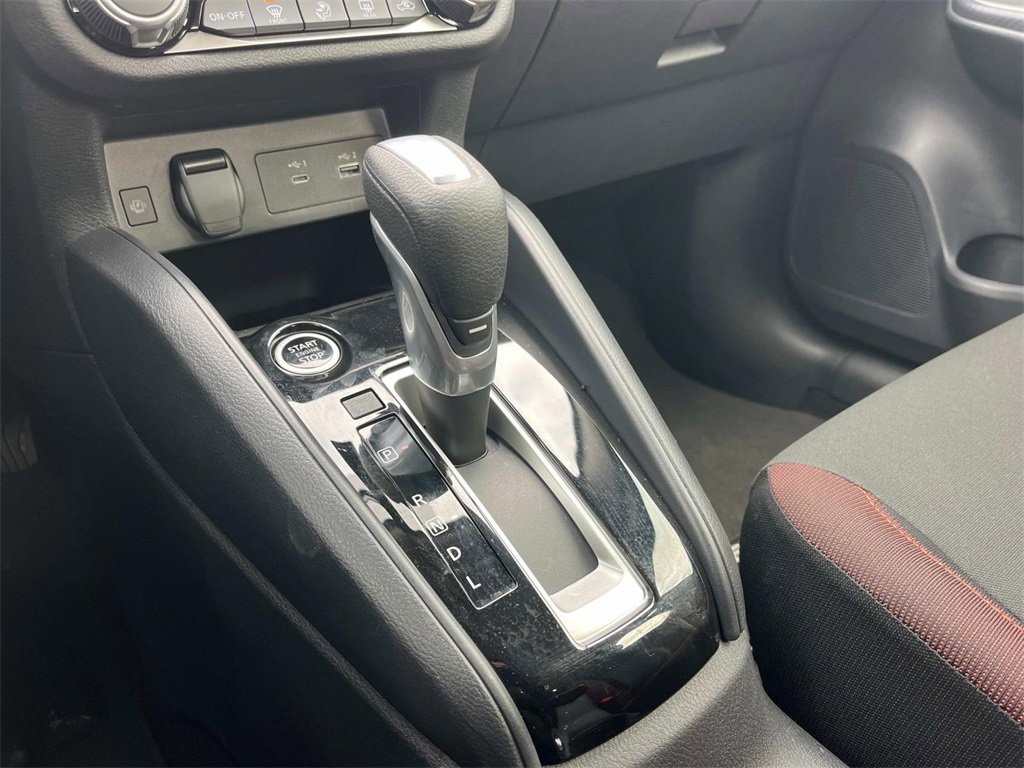 Used 2025 Nissan Versa SR w/ Trunk Package image 34