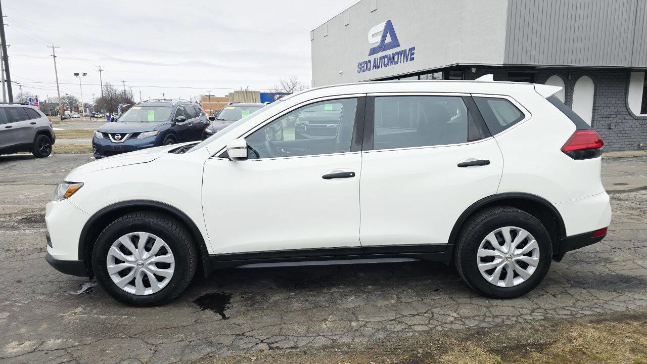 Used 2017 Nissan Rogue S image 3
