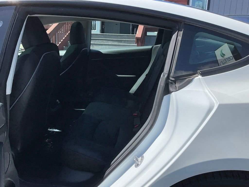 Used 2023 Tesla Model 3 Standard Range image 26