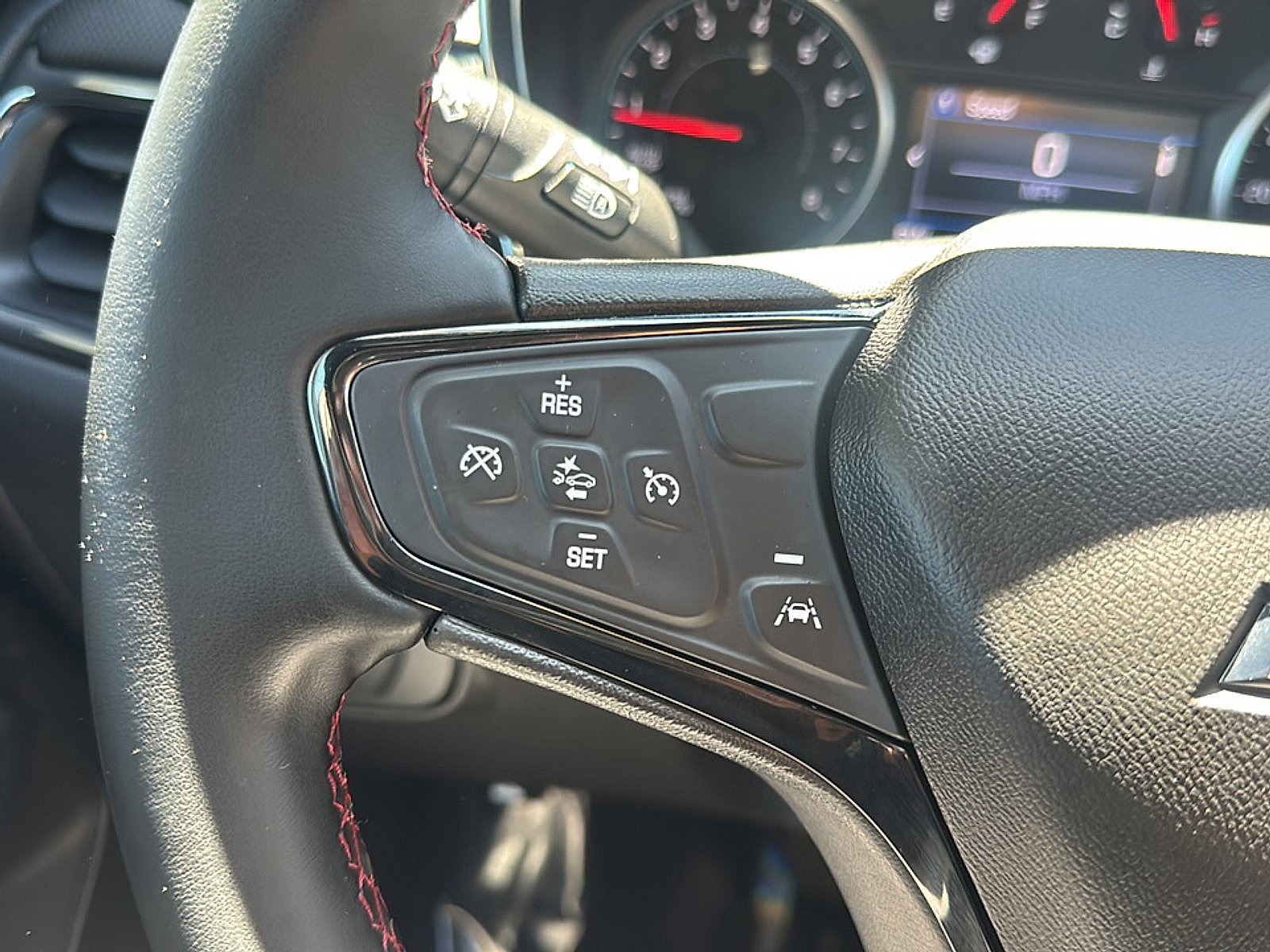 Used 2024 Chevrolet Equinox RS w/ LPO, Cargo Package FWD image 33