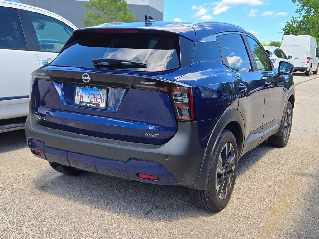 Used 2026 Nissan Kicks SV w/ SV Premium Package AWD/4WD image 10