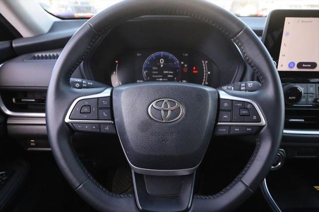 Certified 2025 Toyota Grand Highlander AWD image 12