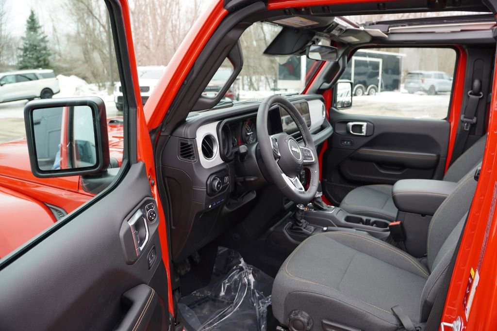 Certified 2025 Jeep Wrangler Unlimited Sahara w/ Safety Group image 14