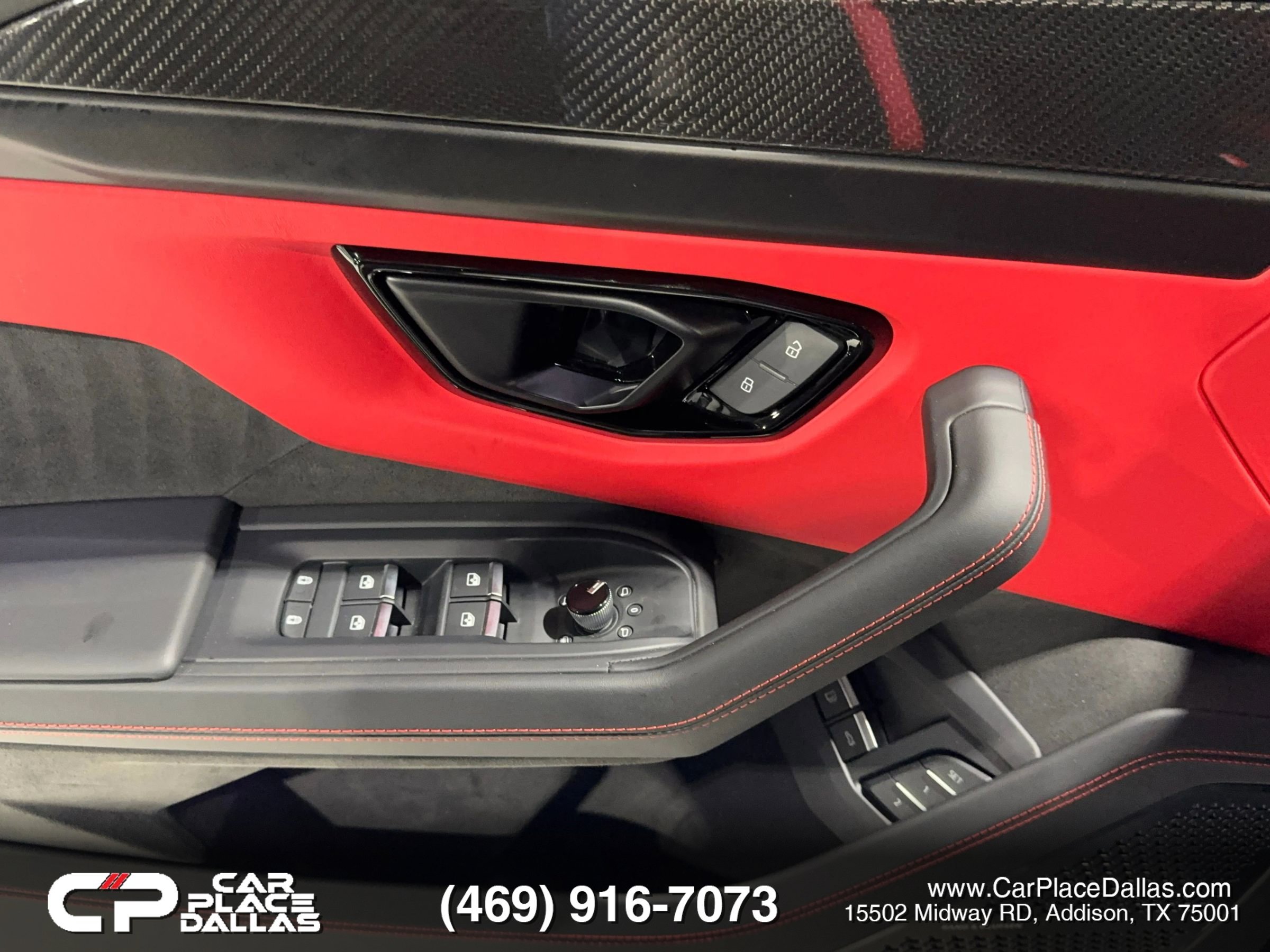 Used 2025 Lamborghini Urus SE AWD/4WD image 18
