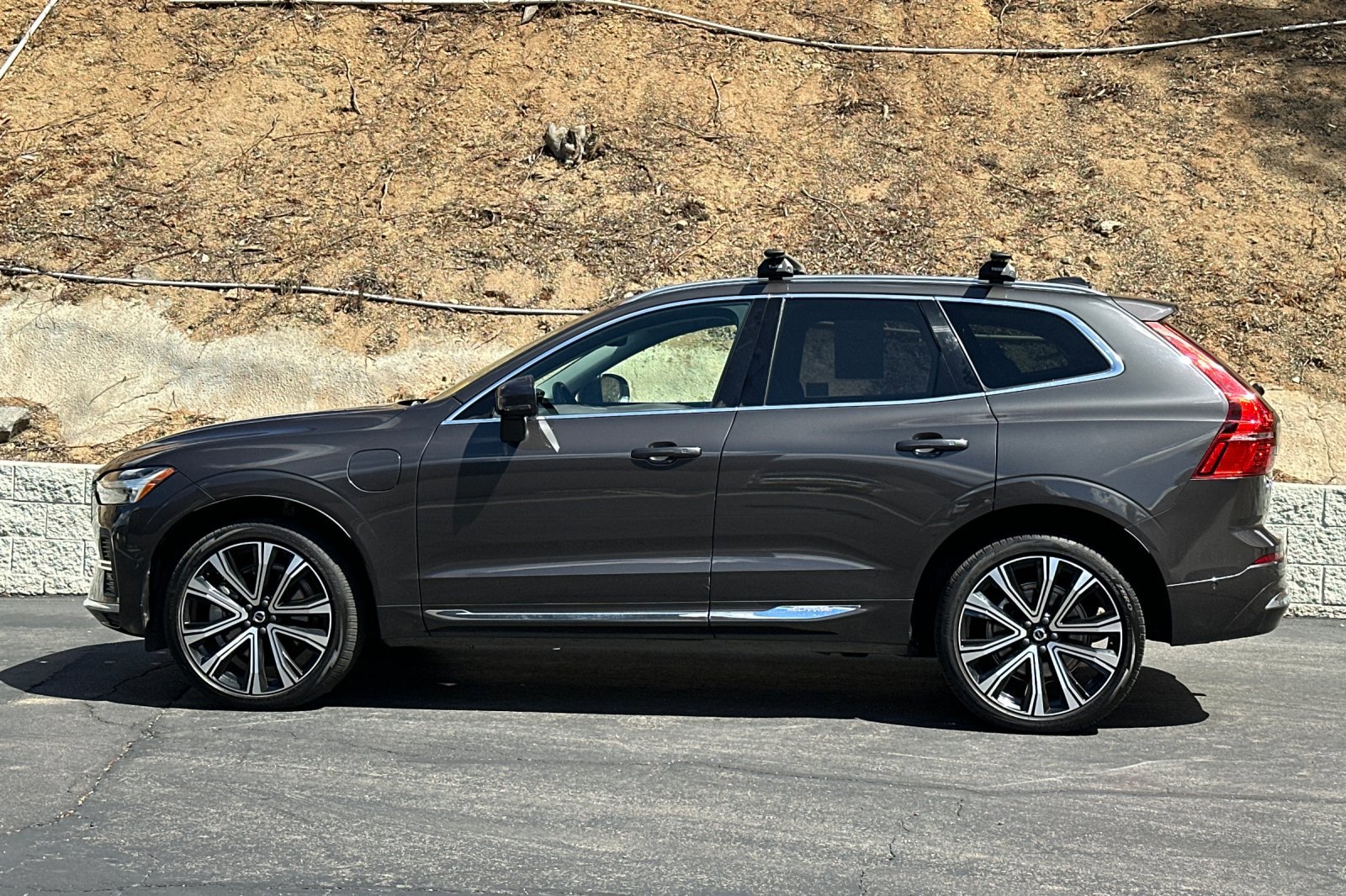 Certified 2023 Volvo XC60 T8 Ultimate AWD/4WD image 8