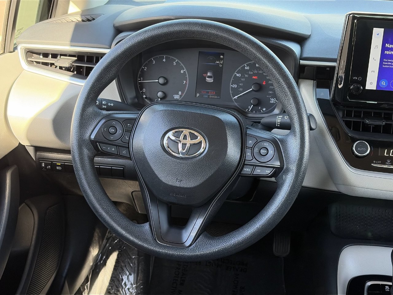 Used 2024 Toyota Corolla LE w/ LE Convenience Package FWD image 13