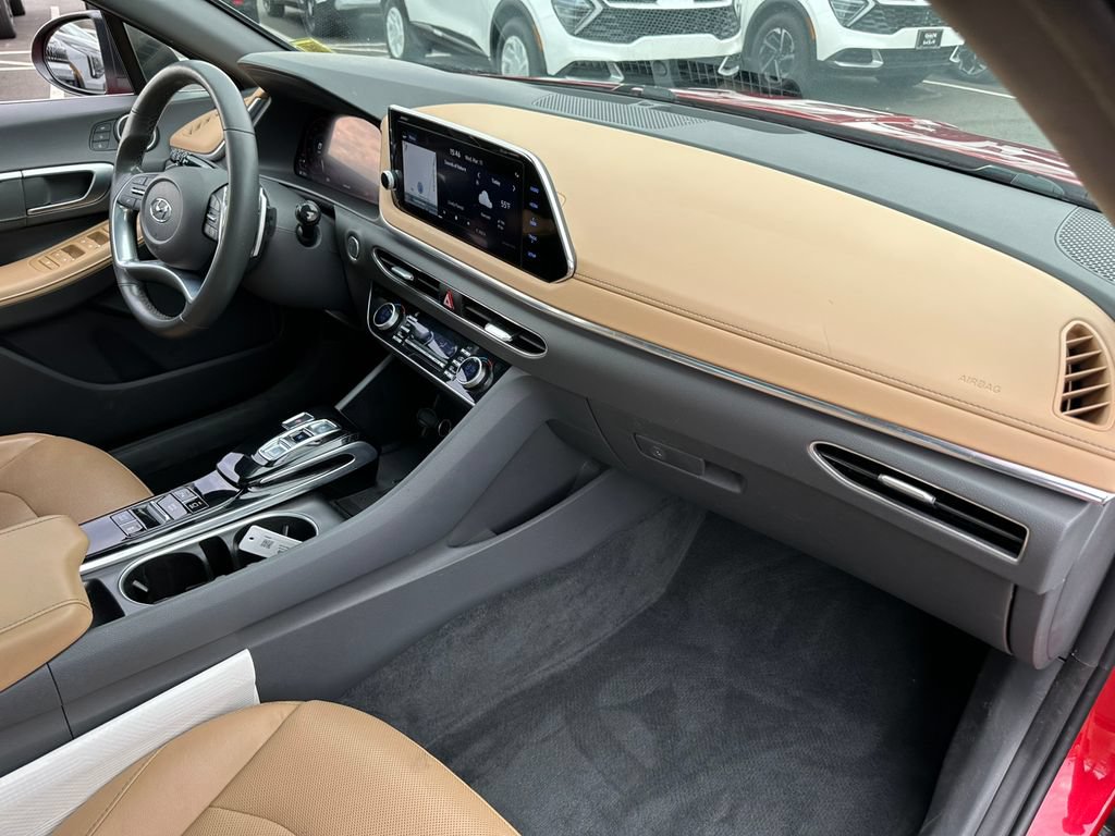 Used 2021 Hyundai Sonata Limited w/ Preferred Accessory Package FWD image 32