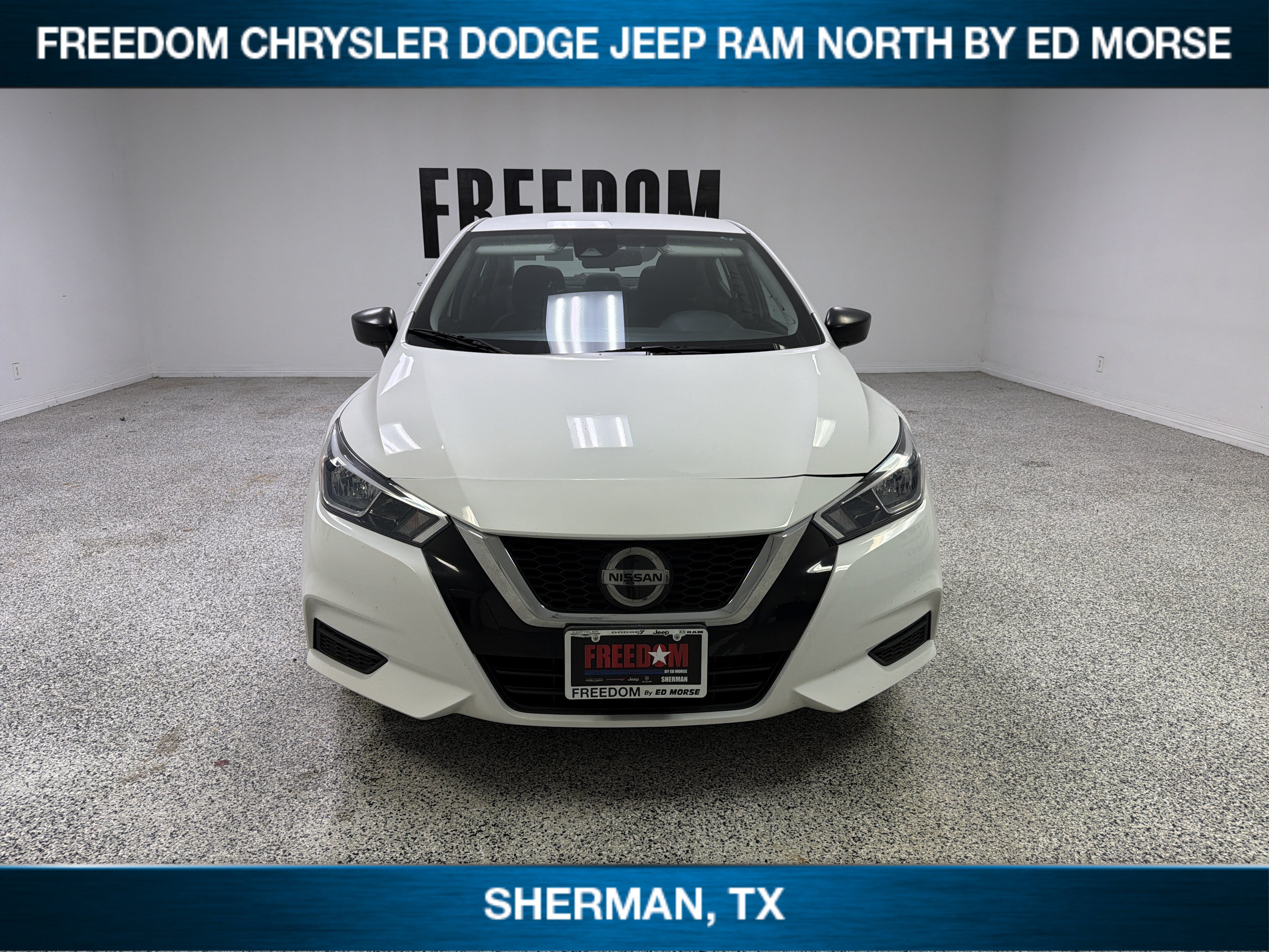 Used 2022 Nissan Versa S FWD image 3