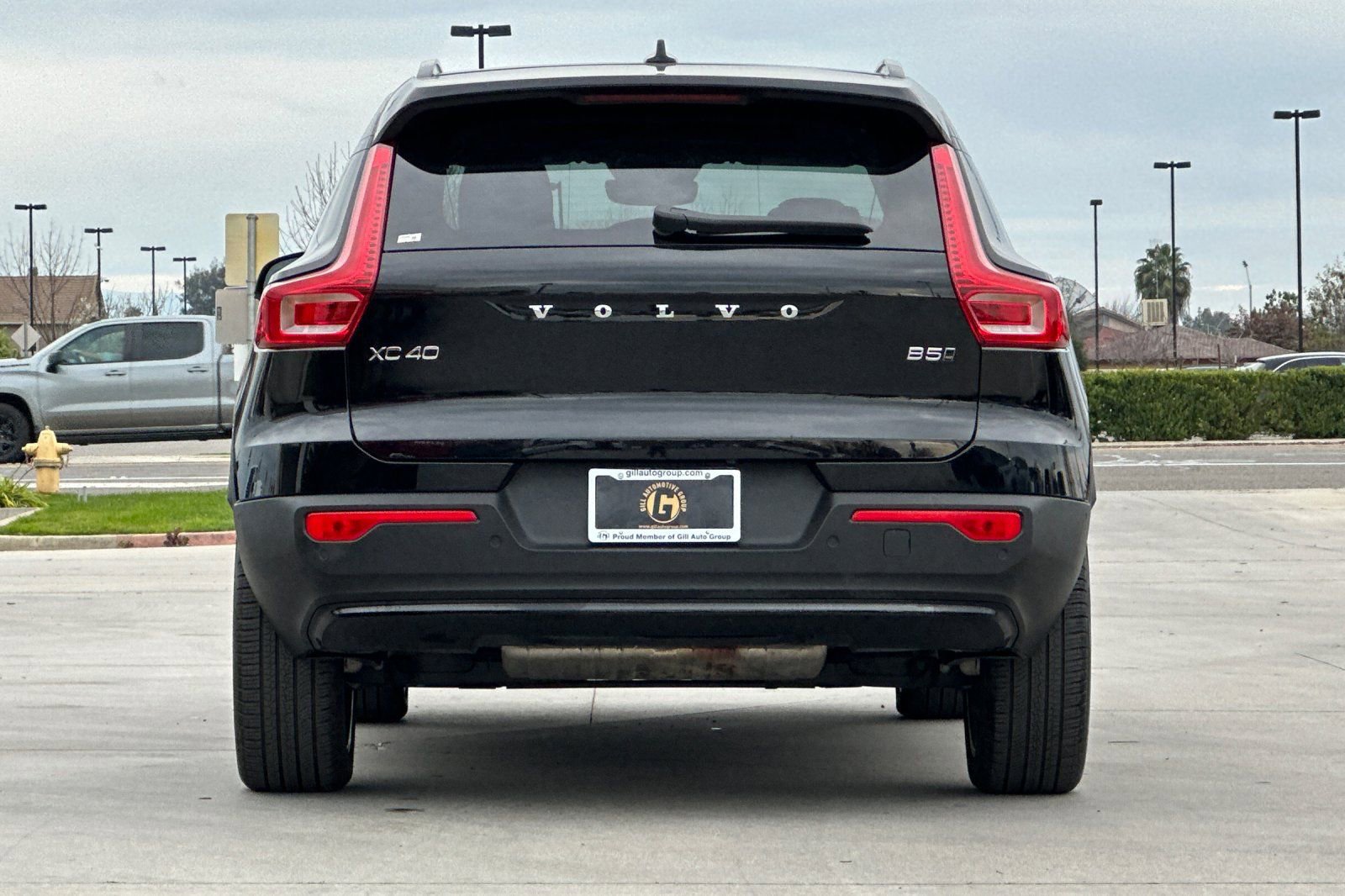 Used 2025 Volvo XC40 B5 Plus image 5