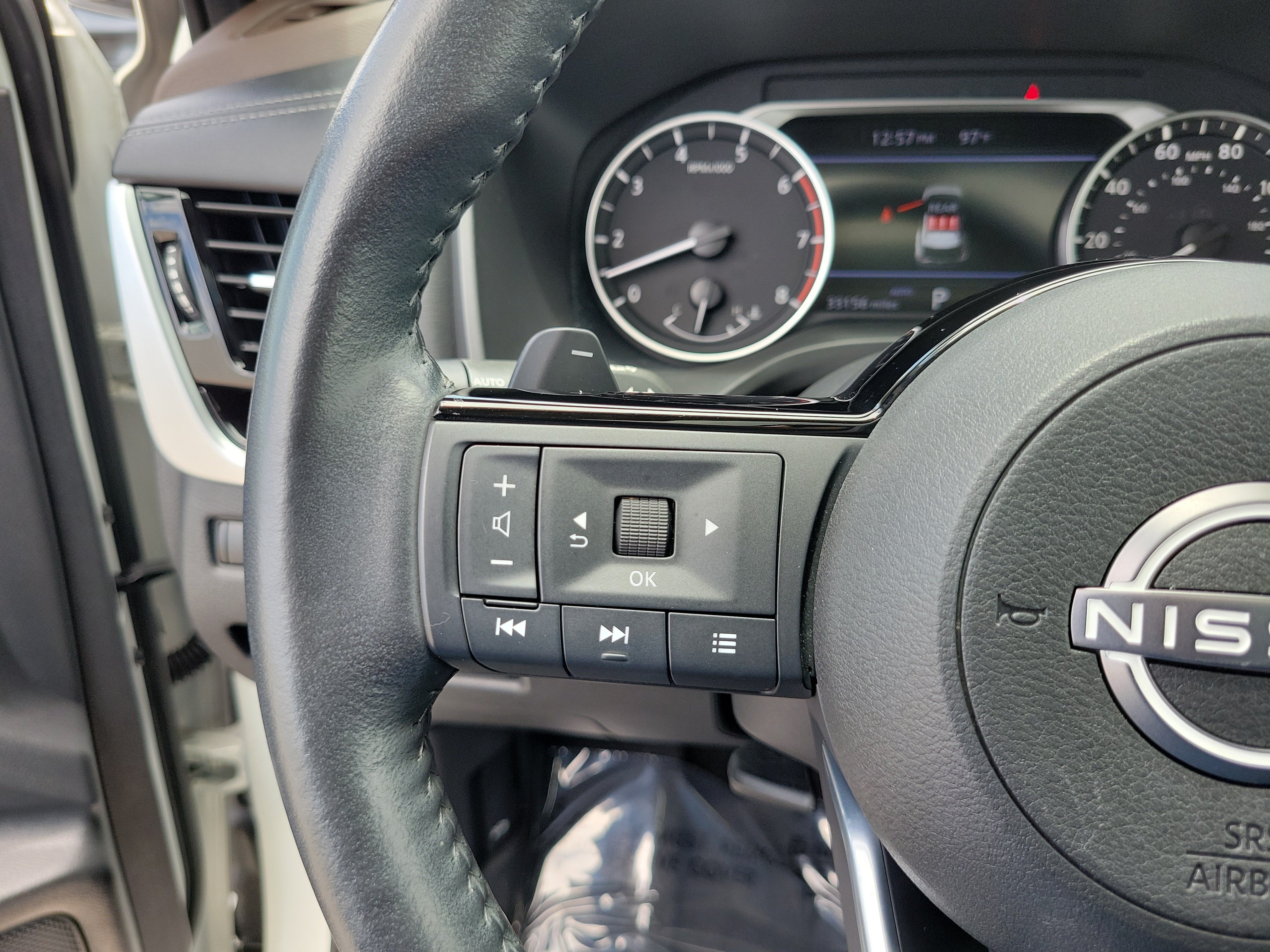 Used 2023 Nissan Rogue SL AWD/4WD image 21