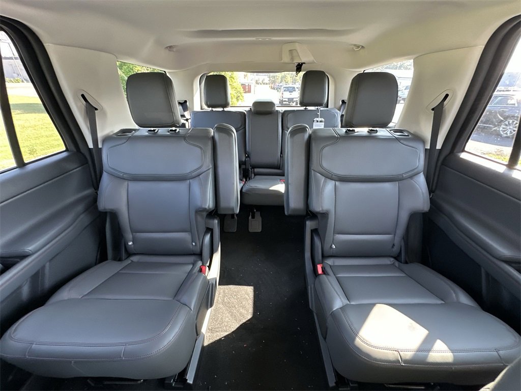 New 2025 Ford Expedition Active image 23