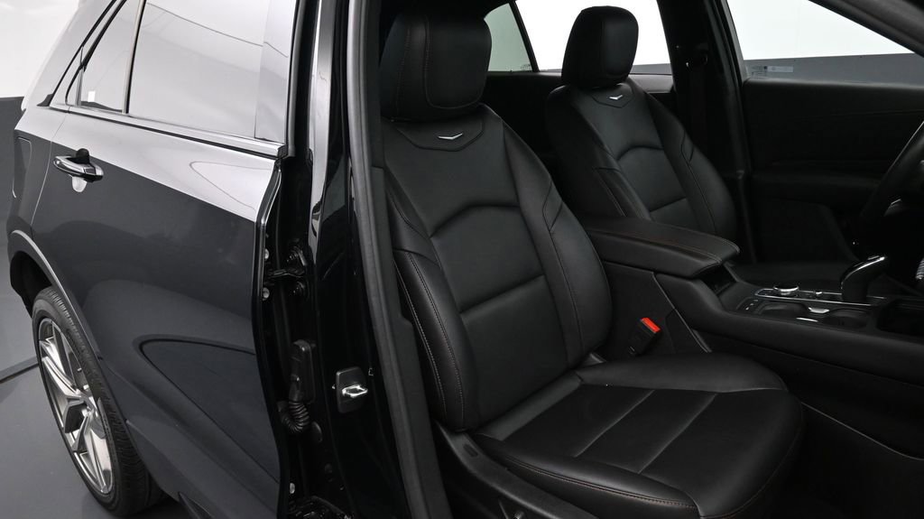 Certified 2023 Cadillac XT4 Sport FWD image 17